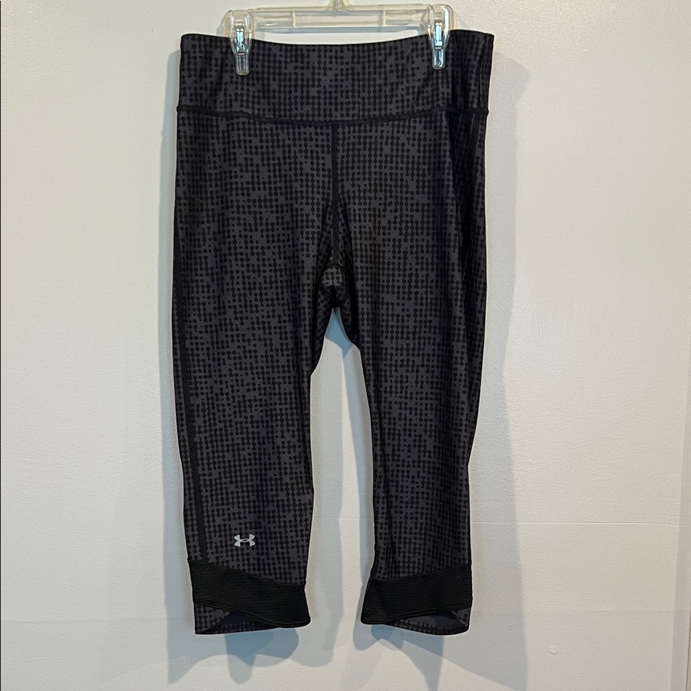 Under Armour Gray and Black Pattern Leggings with Zipper Pocket in Back